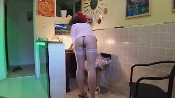 Pizza Delivery guy Fuck costumer and CUM on PIZZA