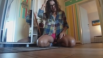 Enjoy NO PANTIES Prank for Delivery Guy