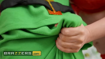 Cathy Heaven Masturbates While Waiting To Get Fucked With Santa But Jordi The Elf Comes Instead - BRAZZERS