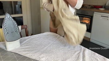 Hot wife&rsquo_ household. Downblouse. Boobs flash.
