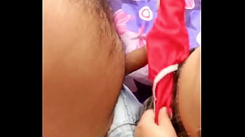 Entrene a mi BELLA JOVEN de COLEGIO para MASTURBARME la VERGA cada que llego Del Trabajo &iexcl_Ya sabe que es hora de hacerme la Chaqueta! &iexcl_Y no dice NADA! Morras de Escuela