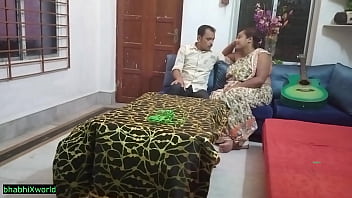 Desi Hot Kamwali Bhabhi Sex! Fuck me Sir