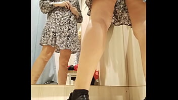 Real orgasm and squirt in changing room