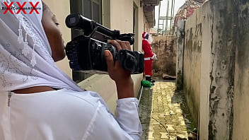 HAPPY CHRISTMAS FUCK WITH SANTA AND SEXY BABE ON HIJAB. PLEASE SUBSCRIBE RED