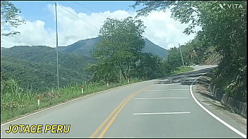 Que rico culo de una latina madura me chupa la polla