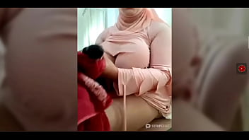 AmalArabic Webcam Masturbation and Milking Boobs Stripchat