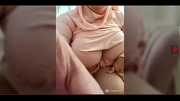 AmalArabic Webcam Masturbation and Milking Boobs Stripchat