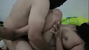 Ngentot sama cowok berlemak tidak puas kontolnya terlalu pendek