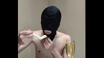 ザー汁ぶっかけケーキと大量の小便シャンメリーの飲み食い　リベンジ