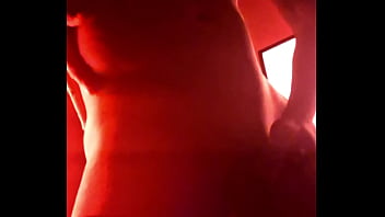 Me lo metes mientras me la jalo?