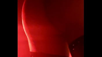 Me lo metes mientras me la jalo?