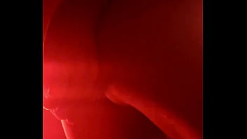 Me lo metes mientras me la jalo?