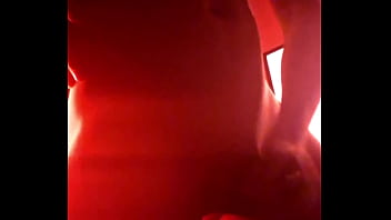 Me lo metes mientras me la jalo?