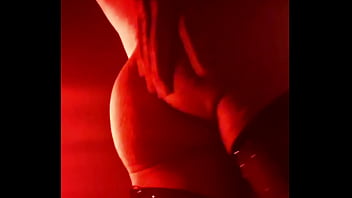 Me lo metes mientras me la jalo?