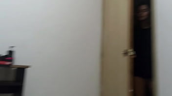 mi timida hermanastra quiere jugar en mi habitacion y termino cogiendola muy rico. hl