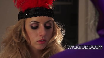 Caped Crusaders Need A Some Oral Loving - Lexi Belle