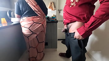 Dick flashing and jerking infront of Andhra maid Sridevi