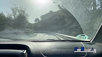 PORNOVATAS - Recogiendo joven mulata 21 para follar en el coche