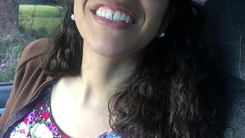 Novia de 18 a&ntilde_os me chupa la polla por primera vez