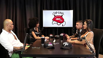 Precisou explicar para a fam&iacute_lia o que fazia ap&oacute_s acharem ser uma garota de programa - Casal Fada Prazeres (SHEER/RED)