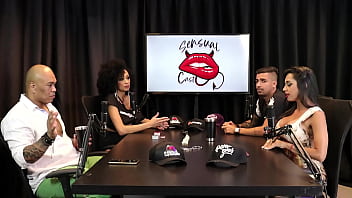 Precisou explicar para a fam&iacute_lia o que fazia ap&oacute_s acharem ser uma garota de programa - Casal Fada Prazeres (SHEER/RED)