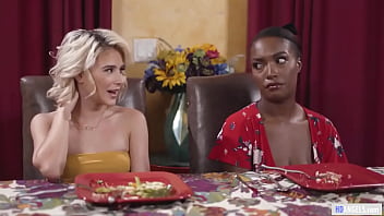 Lesbian moms want lesbo stepdaughters!