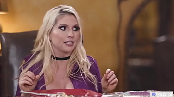 Lesbian moms want lesbo stepdaughters!