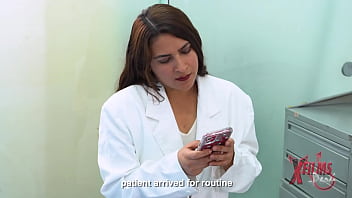 Doctora peruana puta cura a su paciente a base de sexo duro en el hospital