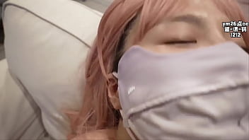 3个月没交房租，房东让我用那个还钱，正在做着男朋友打来了电话