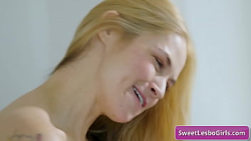 Sexy big tit blonde lesbian milf seduced by teen slut - Sarah Vandella, Braylin Bailey