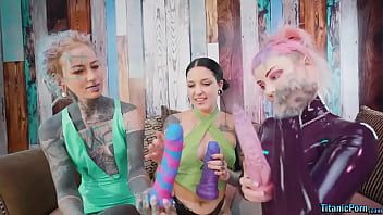 Anuskatzz &amp_ Kellie Panther Pry Open Hot Babe Pussy &amp_ Asshole