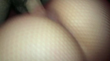 Visito a mi Hermanastro y le doy su regalo de cumplea&ntilde_os, terminamos follando duro