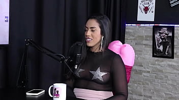 Come&ccedil_ou no liberal, sente prazer em ver pessoas transando e fez gang bang com treze homens - Karen Bessa (SHEER/RED)