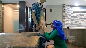 Luna Azul Hotwife nueva adquisision dando regalo a su marido, porfavor follate a mi mujer 1