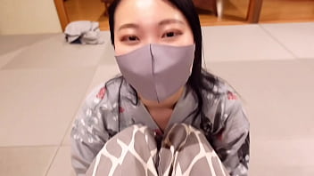 【主観映像】温泉デートでエッチな気分になった浴衣の彼女にねっとりフェラで気持ちよくさせられ絶頂射精　亀頭責め　ザーメン　旅館　巨乳　かわいい　素人　カップル　投稿　個人撮影　日本人　えむゆみ