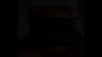 Colegiala cachonda de enormes tetas es follada por su apretado co&ntilde_o