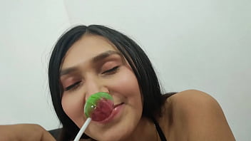 I invite my friend to a game since she is very bored and apparently she really liked playing with me!!