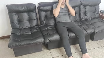 Jugando Con Mi Padrastro y Le Lleno La Verga De Leche y Luego El Me Llena Mi Cuca Con Su Leche