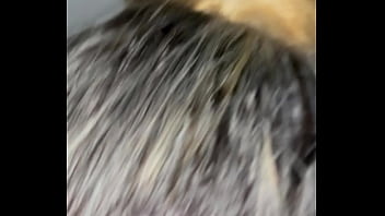 Mostrou o cu e a bucetinha no mercado e deu a buceta pro Gerente no estoque do supermercado ( ví_deo em publico amador ).