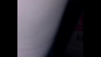 Mostrou o cu e a bucetinha no mercado e deu a buceta pro Gerente no estoque do supermercado ( v&iacute_deo em publico amador ).