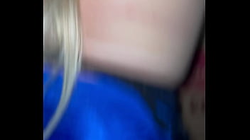 Mostrou o cu e a bucetinha no mercado e deu a buceta pro Gerente no estoque do supermercado ( v&iacute_deo em publico amador ).