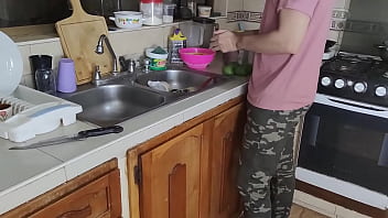 Linda Vecina Viene De Visita y Me Dice Que La De Verga Antes Que Llegue Mi Esposa Squirt