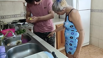 Linda Vecina Viene De Visita y Me Dice Que La De Verga Antes Que Llegue Mi Esposa Squirt