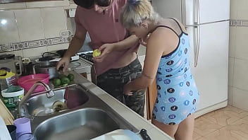 Linda Vecina Viene De Visita y Me Dice Que La De Verga Antes Que Llegue Mi Esposa Squirt