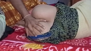 Cute Indian girl make sex relation with pizza delivery boy