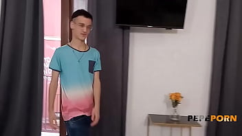 Jennifer Dominic&#039_s GIANT TITS almost destroy a skinny dude