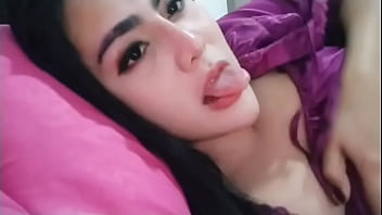 Waria shemale Indonesia sange ngocok