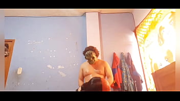 ES CARNAVAL Y ME FOLLO A MI MADRASTRA CULONA LE PENETRO EL COÑ_O Y CULO, SEXO REAL CASERO AMATEUR DE MADRASTRA E HIJASTRO.