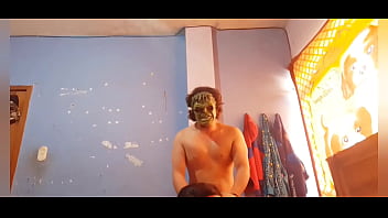 ES CARNAVAL Y ME FOLLO A MI MADRASTRA CULONA LE PENETRO EL COÑ_O Y CULO, SEXO REAL CASERO AMATEUR DE MADRASTRA E HIJASTRO.