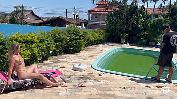 MARIDO CORNO SAIU DE CASA E LOIRA CASADA RESOLVEU DAR A BUCETA PARA O PISCINEIRO *** COMPLETO NO SHEER E NO RED*** PATTY WIFE RAUL KOBRA